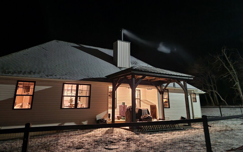 Wood stove
Chimney smoke